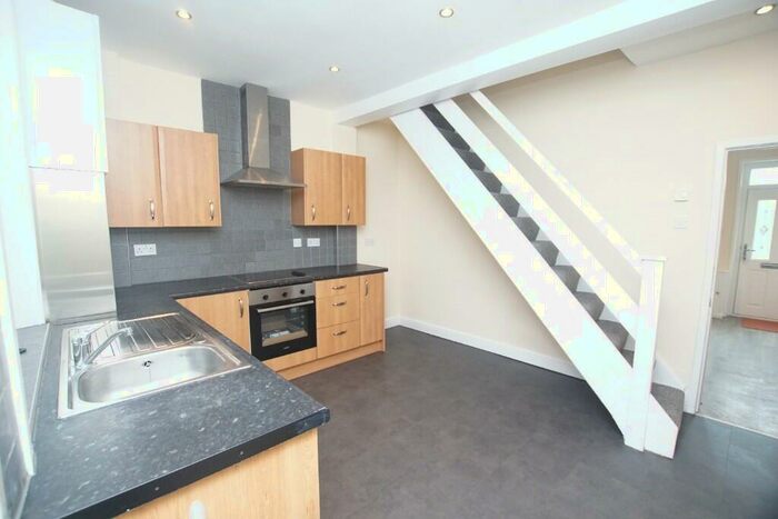 2 Bedroom End Of Terrace House To Rent In **Log Burner!** Regent Street, Padfield, SK13