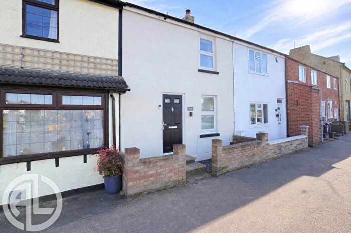 3 Bedroom Terraced House For Sale In Clifton Road, Shefford, Bedfordshire, SG17