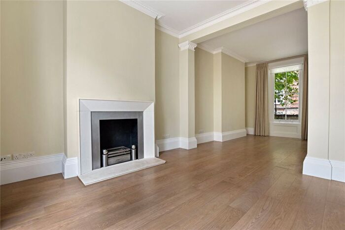 3 Bedroom Terraced House To Rent In Oakley Gardens, Chelsea, SW3