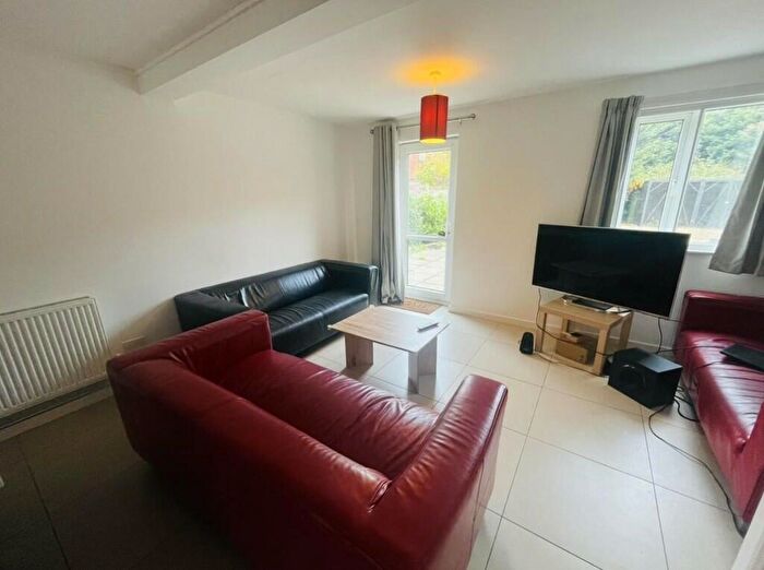 6 Bedroom End Of Terrace House To Rent In Montpelier Road, Nottingham, NG7