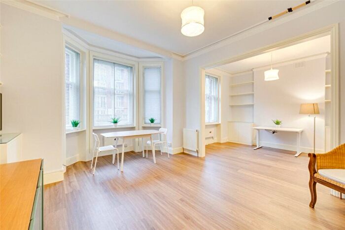 2 Bedroom Apartment To Rent In Fulham Road, London, SW10