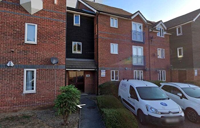2 Bedroom Flat To Rent In Mandeville Court, Chingford, E4