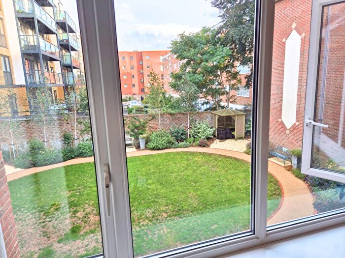 2 Bedroom Retirement Property For Sale In Southfields Road, Eastbourne, BN21