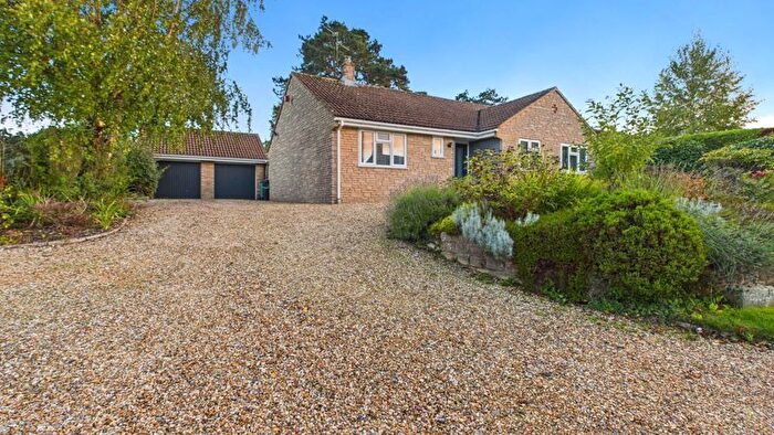 2 Bedroom Bungalow For Sale In Barden, Whitehall, South Petherton, TA13