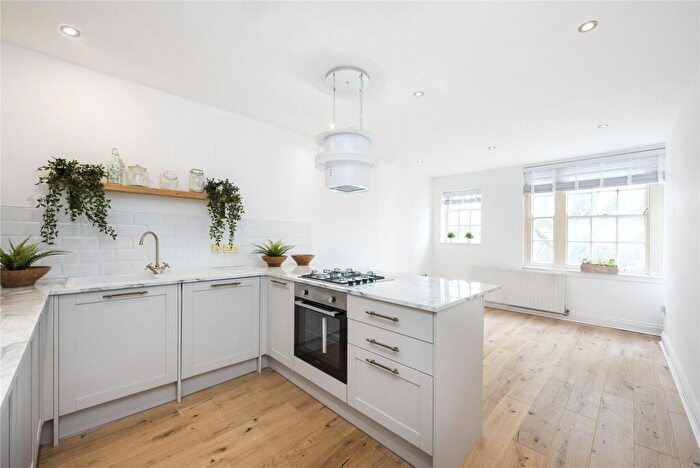 1 Bedroom Flat To Rent In Waterloo House, Byron Street, E14