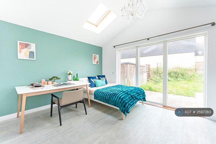 Studio To Rent In Beech Drive, Trumpington, Cambridge, CB2