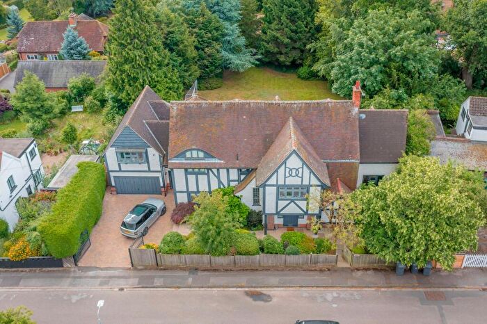 6 Bedroom Detached House For Sale In Hallfields, Edwalton, Nottingham, Nottinghamshire, NG12