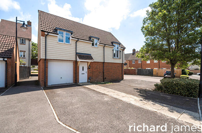 2 Bedroom Coach House For Sale In Piernik Close, Haydon End, Swindon, SN25