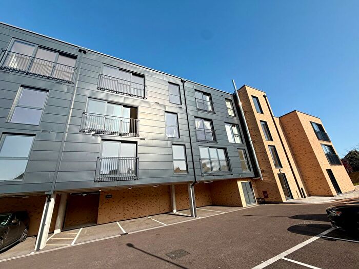 2 Bedroom Flat To Rent In Gallery Walk, Margate, CT9