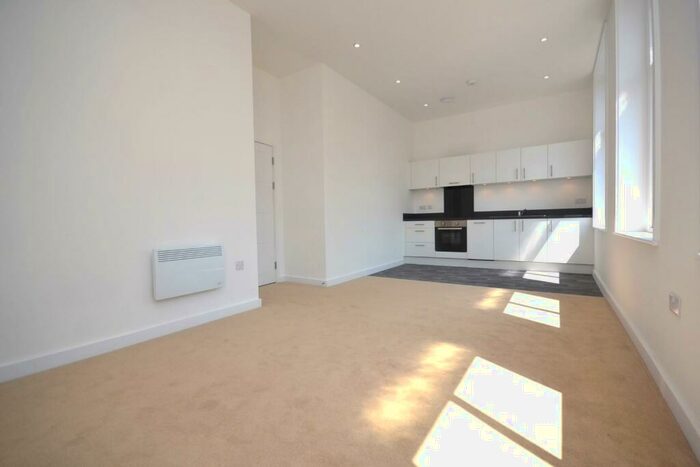 2 Bedroom Apartment To Rent In High Street, Reading, RG1