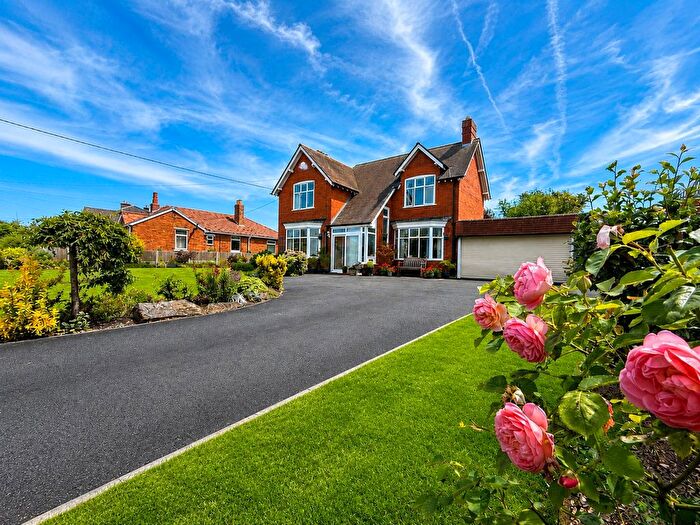 3 Bedroom Detached House For Sale In Wellington Road, Muxton, TF2