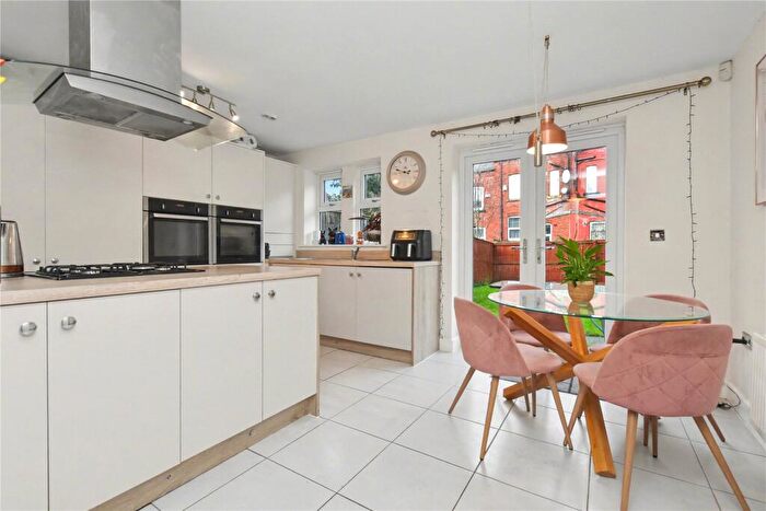 4 Bedroom Terraced House For Sale In Maple Gardens, Leeds, LS6