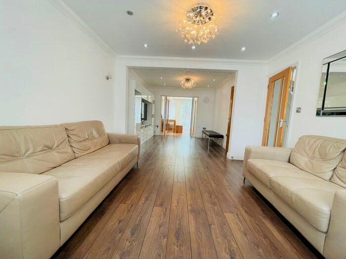 4 Bedroom Semi-Detached House To Rent In Chaplin Road, Wembley, HA0