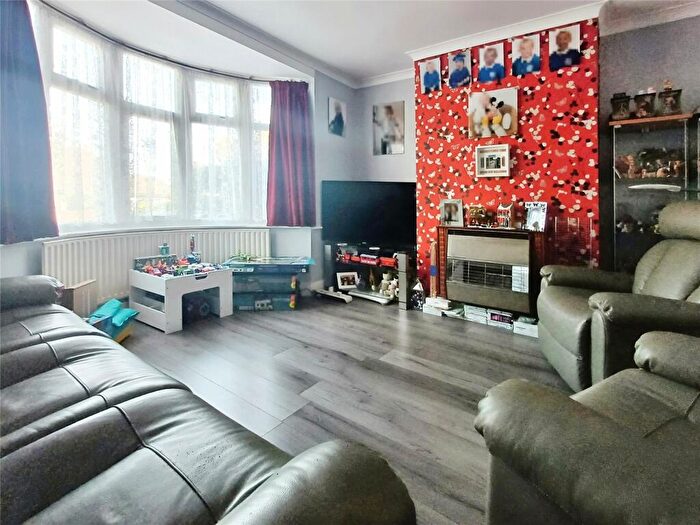 3 Bedroom Terraced House For Sale In Ridgeway Avenue, Gravesend, Kent, DA12