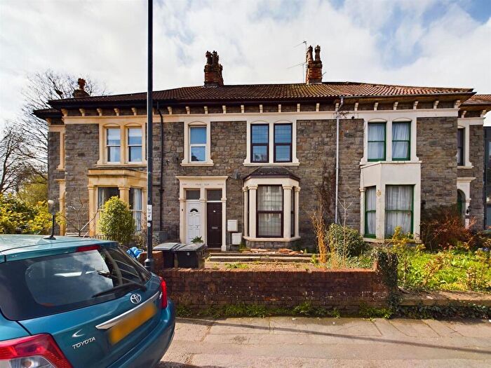 1 Bedroom Flat To Rent In Beaconsfield Road, St George, BS5