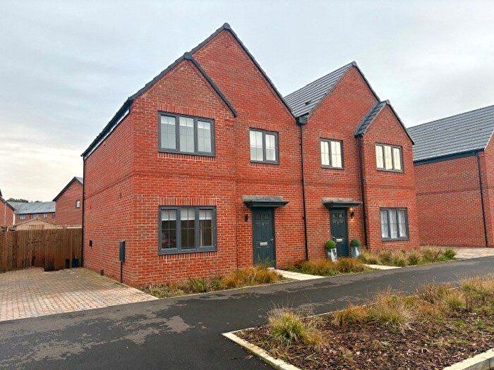 3 Bedroom Property To Rent In Hailwood Avenue, Crowthorne, Berkshire, RG45