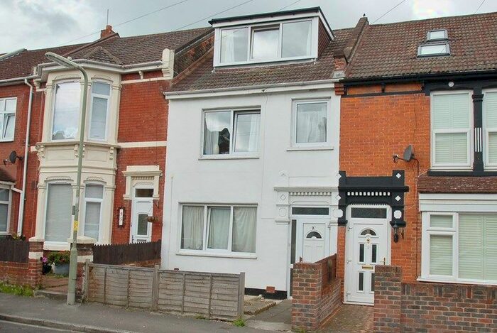 5 Bedroom Terraced House To Rent In Parham Road, Gosport, Hampshire PO12