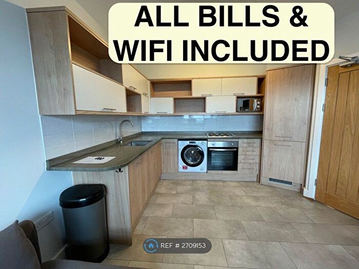 3 Bedroom End Terrace House To Rent In Wellington Hill, Horfield, BS7