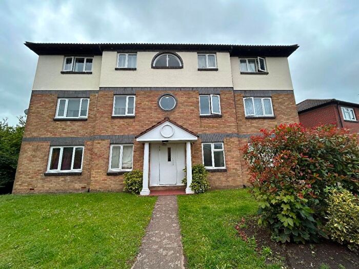 2 Bedroom Flat For Sale In Amhurst Walk, Thamesmead, SE28