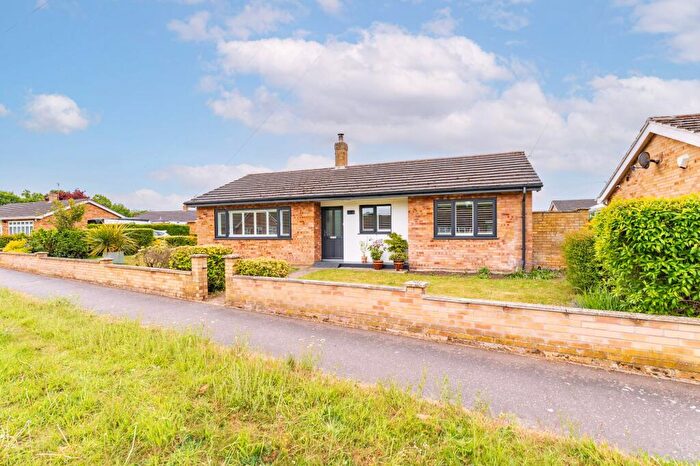 3 Bedroom Detached Bungalow For Sale In Norwich Road, Yaxham, NR19