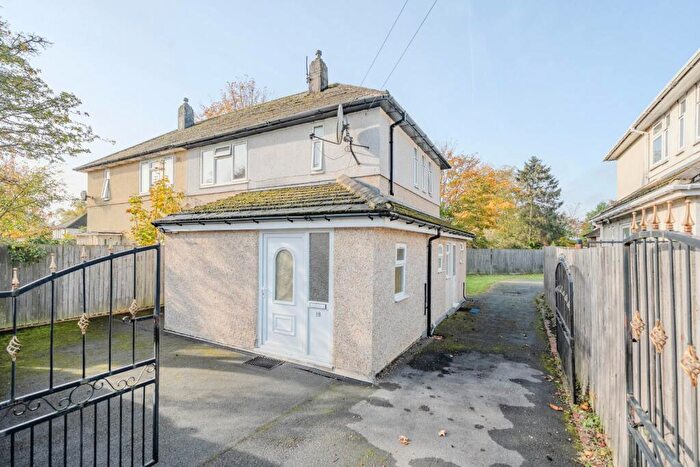 3 Bedroom Semi Detached House For Sale In Tynwald Road, Leeds, West Yorkshire, LS17