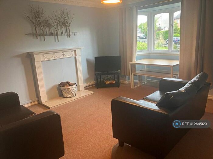 2 Bedroom Flat To Rent In Willow Court, Clydebank, G81