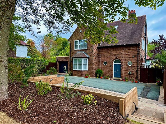 6 Bedroom Detached House For Sale In Wigan Road, Standish, WN6