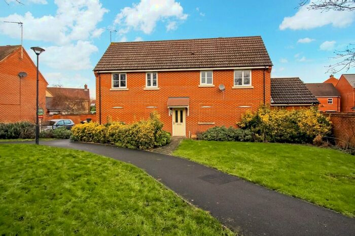 2 Bedroom Property To Rent In Edred Walk, Taw Hill, Swindon, SN25