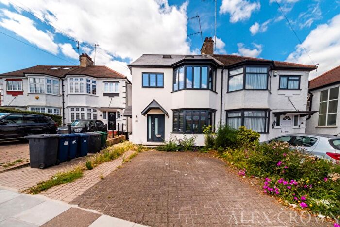 2 Bedroom Flat To Rent In Colney Hatch Lane, Muswell Hill, N10