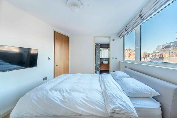 3 Bedroom Flat To Rent In William Mews, Knightsbridge, London, SW1X