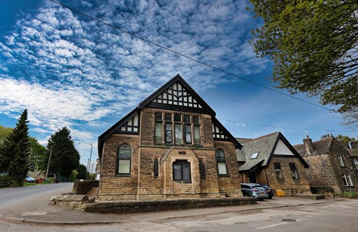 2 Bedroom Flat For Sale In Park View, Yeadon, Leeds, West Yorkshire, LS19