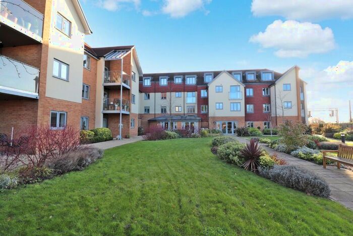1 Bedroom Flat To Rent In London Road, St. Albans, Hertfordshire, AL1