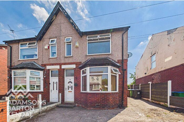 3 Bedroom Semi Detached House For Sale In Buersil Avenue, Balderstone, OL16
