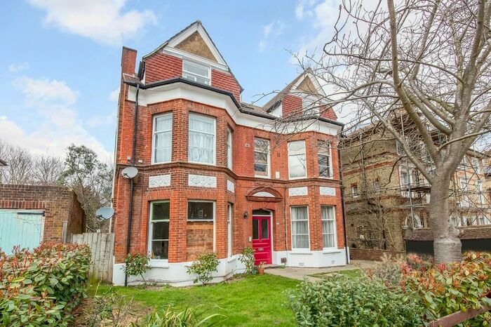 2 Bedroom Flat To Rent In Victoria Crescent, London, SE19