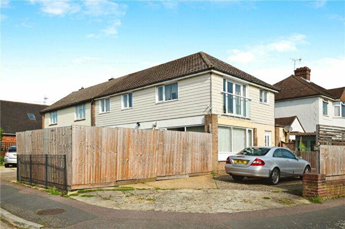 2 Bedroom Maisonette To Rent In Broomhall Road, Chelmsford, CM1