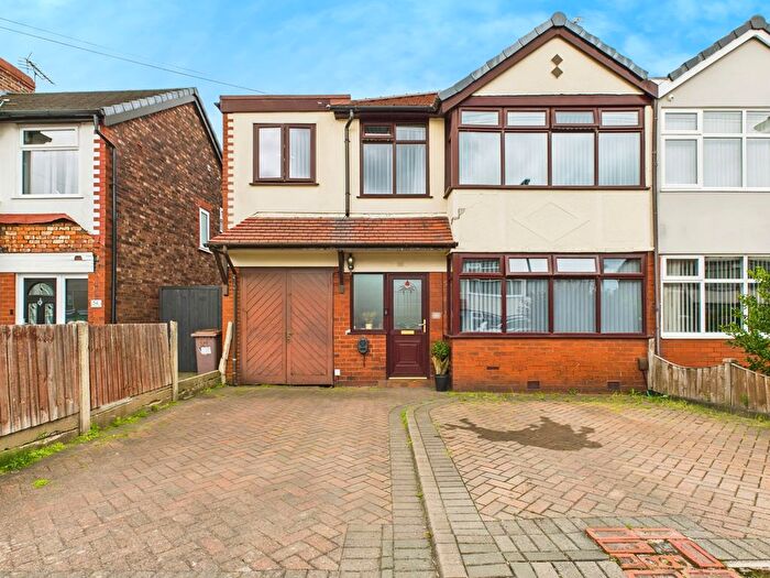 4 Bedroom Semi-Detached House For Sale In Coronation Road, Windle, St Helens, WA10