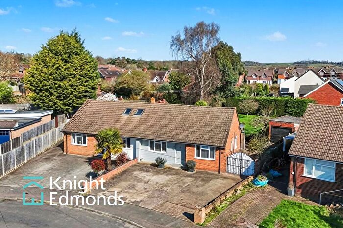 3 Bedroom Semi-Detached House For Sale In Trapfield Close, Bearsted, ME14