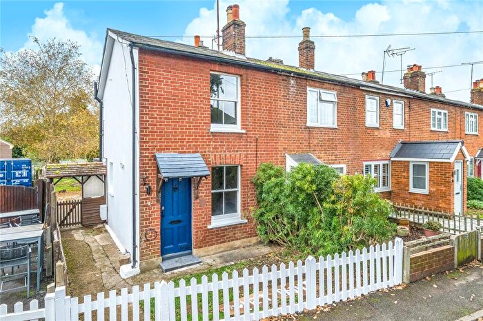 2 Bedroom End Of Terrace House For Sale In Common Road, Claygate, Esher, KT10