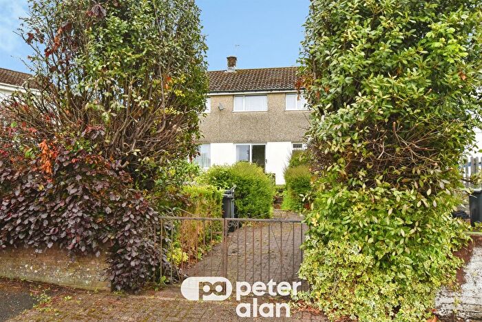 3 Bedroom End Of Terrace House For Sale In Trevor Close, Pant, Merthyr Tydfil, CF48