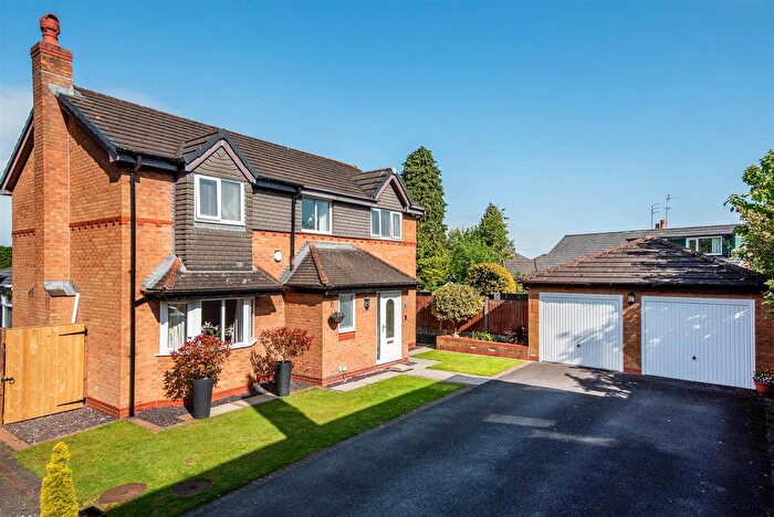 5 Bedroom Detached House For Sale In The Cloisters, Leyland, PR25