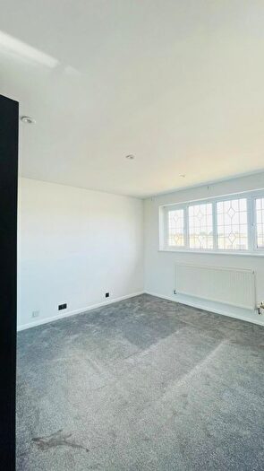 3 Bedroom Terraced House To Rent In Betula Walk, Rainham, RM13