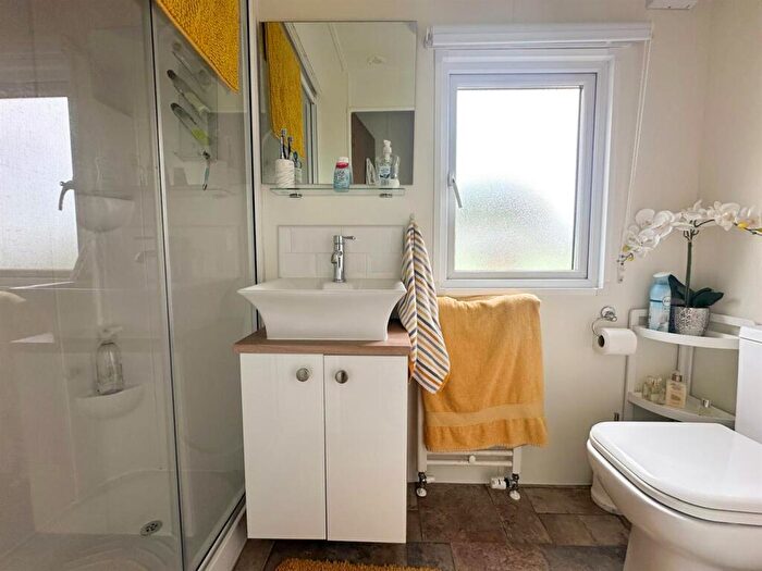 1 Bedroom Chalet For Sale In School Wood Farm, Straight Lane, Addingham, LS29