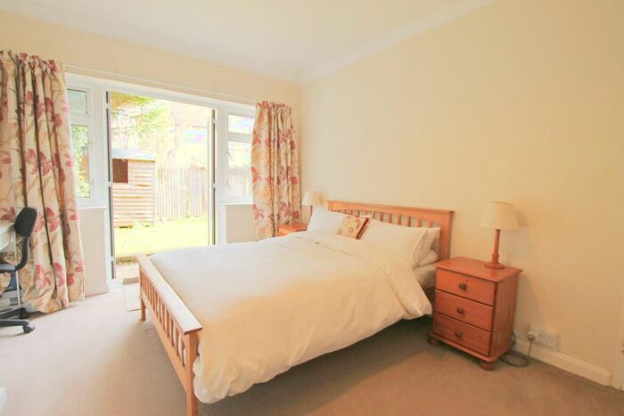 2 Bedroom Maisonette To Rent In Barnes End, New Malden, KT3