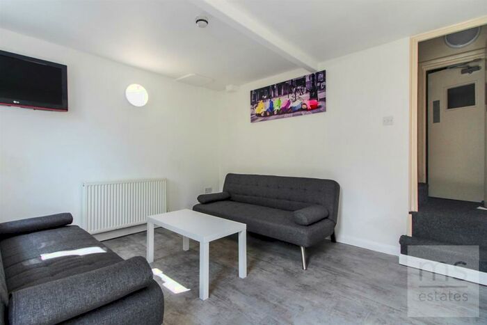 5 Bedroom Terraced House To Rent In Park Road, Nottingham, NG7