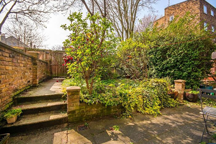 3 Bedroom Maisonette To Rent In Haltone House, Clapham North, London, SW4