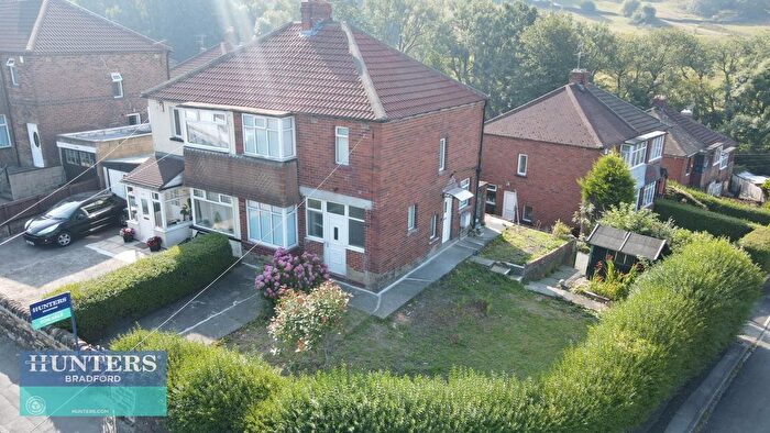 3 Bedroom Semi-detached House For Sale In Park Lane, Keighley, Bradford, West Yorkshire, BD21
