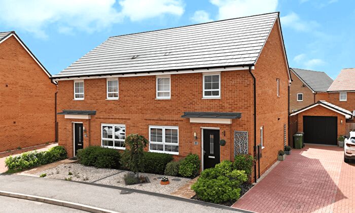 4 Bedroom Semi-Detached House For Sale In Broadstone Drive, Hampton Water, Peterborough, PE7