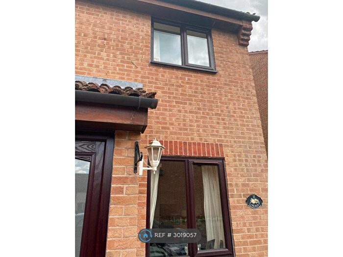 2 Bedroom Semi-Detached House To Rent In Lincroft, Bedford, MK43