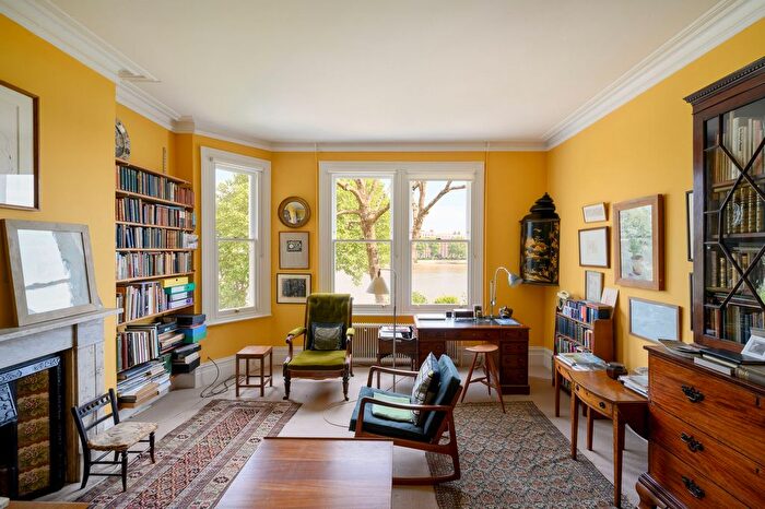 5 Bedroom Semi-Detached House For Sale In Deodar Road, Putney, SW15