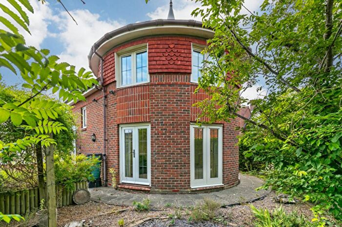 3 Bedroom End Of Terrace House For Sale In Orchard Dean, Alresford, SO24